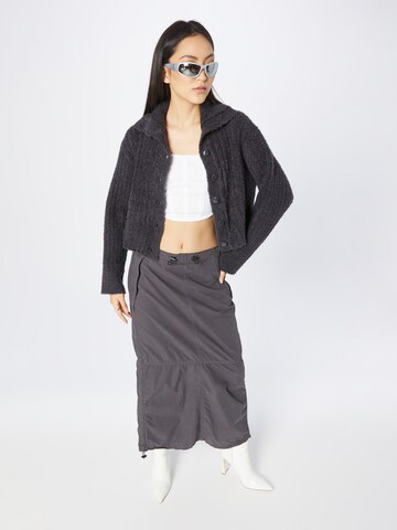 Cardigan 'Jada' WEEKDAY en gris