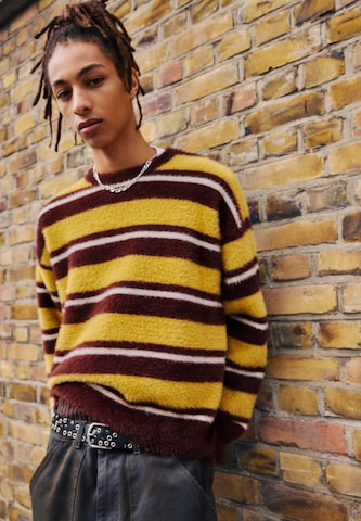 Pull&Bear Sweater 'STWD' in Brown: front