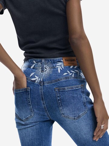 regular Jeans 'REPIRSE_DENIM_EMBRO 26SWDDX6' di Desigual in blu