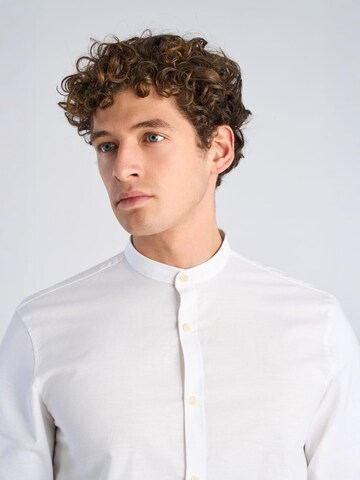 Regular fit Camicia di Lindbergh in bianco