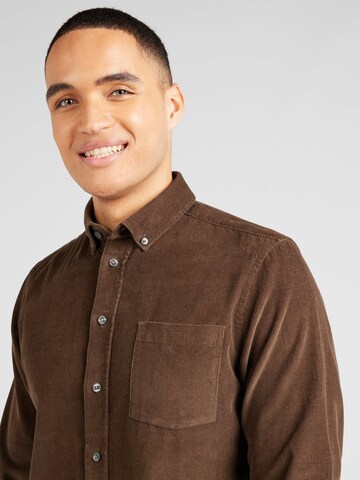 Coupe regular Chemise 'Anton' Casual Friday en marron