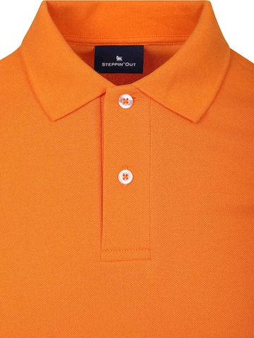Steppin' out Shirt in Orange