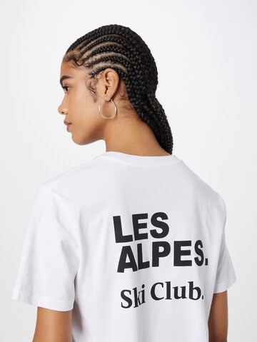 Les Petits Basics Тениска 'Les Alpes' в бяло