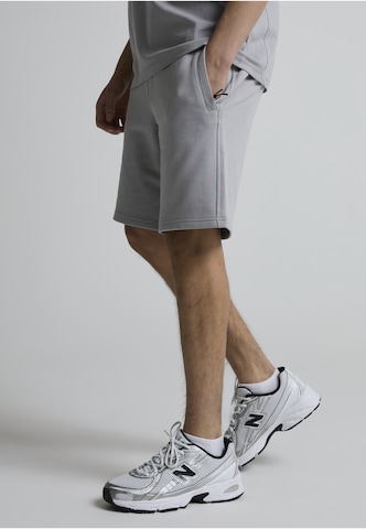 Regular Pantalon 'CENERELLO' Alessandro Zavetti en gris