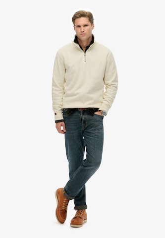 Sweat-shirt 'Essential' Superdry en blanc