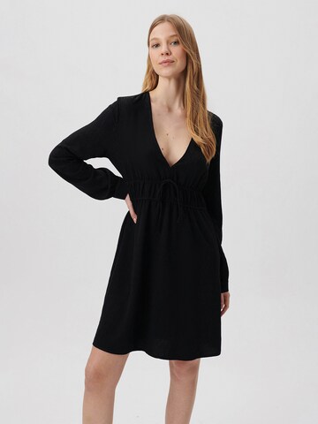 Mavi Dress in Black: front