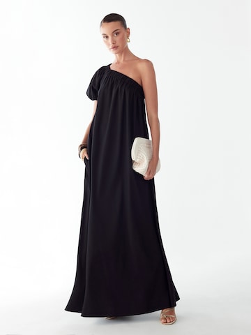 St MRLO - Vestido de noche 'Jolie' en negro