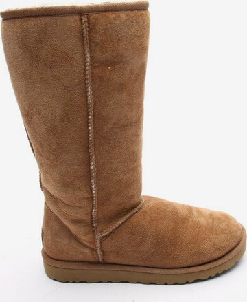 UGG Dress Boots in 39 in Brown: front