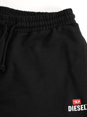 Regular Pantalon de sport 'P-CROW SWEAT SHORTS' DIESEL en noir