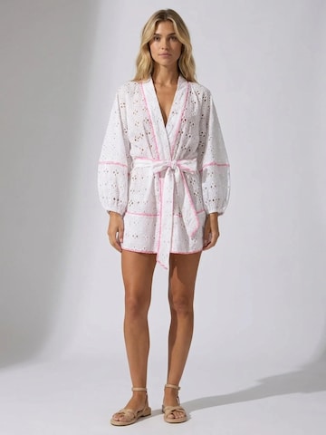 Miss June Kimono 'Kimono Court Windy' in White