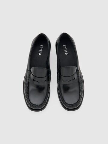 Chaussure basse 'Clara' EDITED en noir