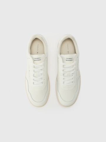 Baskets basses 'Basket Core' TOMMY HILFIGER en blanc