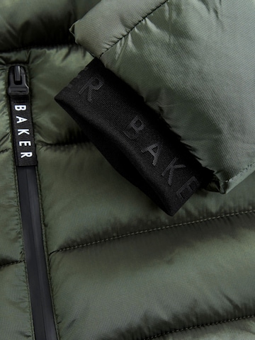 Geacă de iarnă de la Baker by Ted Baker pe verde
