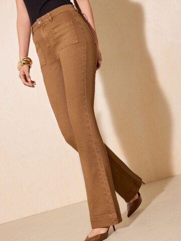 Friends Like These Flared Jeans i brun: framsida