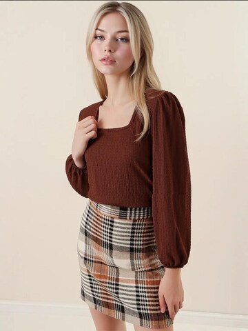 Bigdart Blouse in Bruin: voorkant