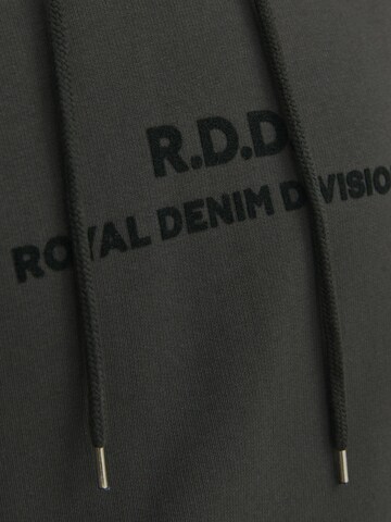 R.D.D. ROYAL DENIM DIVISION Sweatshirt 'Aiden' in Green