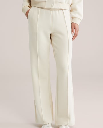 WE Fashion Regular Broek in Wit: voorkant