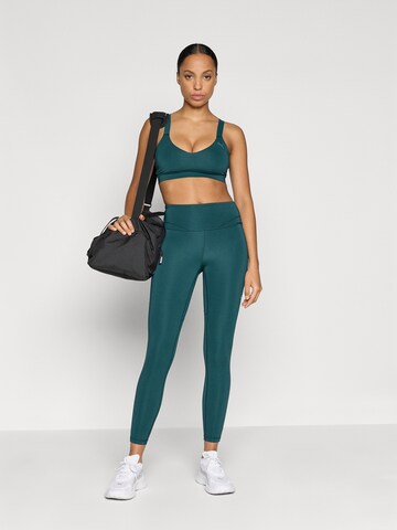 PUMA Skinny Fit Спортен панталон в зелено