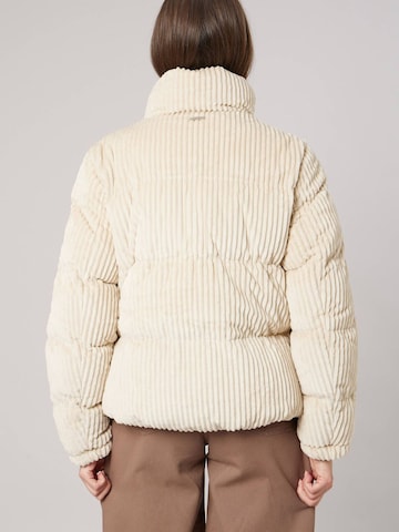 Deeluxe Wintermantel in Beige