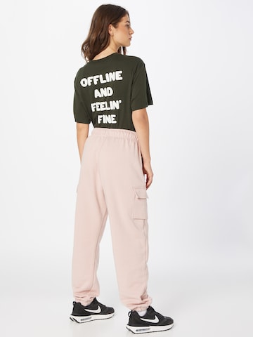 Effilé Pantalon cargo Nike Sportswear en rose