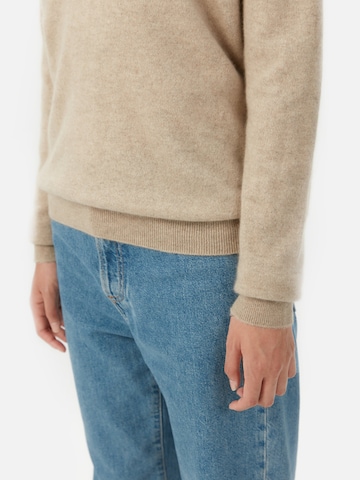 GOBI Cashmere Trui 'Women's Essential Cashmere V-Neck Sweater' in Beige