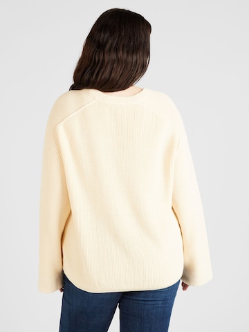 Pullover di Tommy Hilfiger Curve in giallo