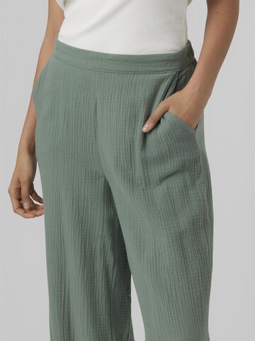 Loosefit Pantalon VERO MODA en vert