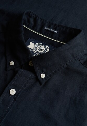 Coupe regular Chemise Superdry & Co en bleu