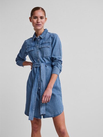 Robe-chemise 'Osalina' PIECES en bleu : devant