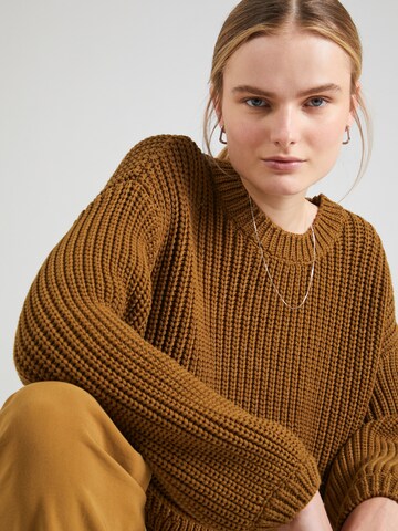 Pull-over 'Flaka' modström en marron