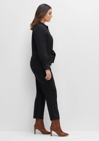 SHEEGO - Jumpsuit en negro