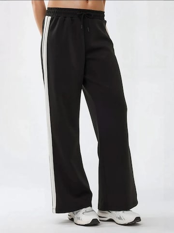 Wide Leg Pantalon de sport Hiccup en noir : devant