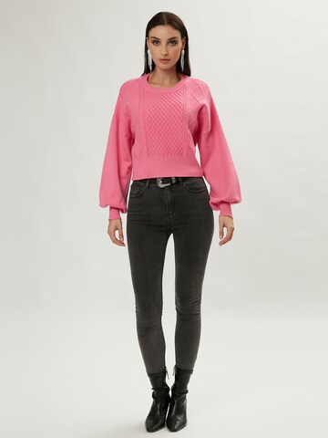 Influencer Пуловер в розово