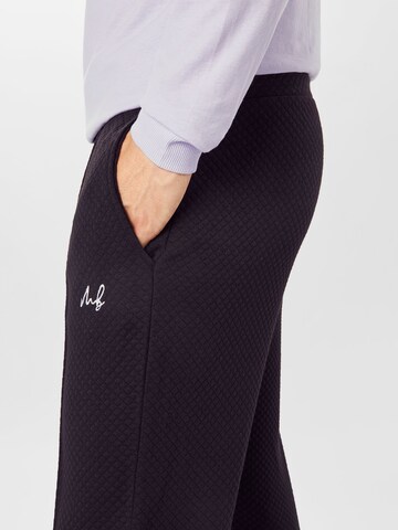 BURTON MENSWEAR LONDON Tapered Hose in Schwarz