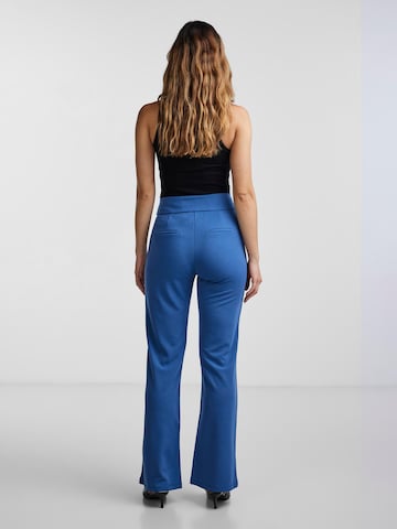 Flared Pantaloni 'VICTORIA' di Y.A.S in blu