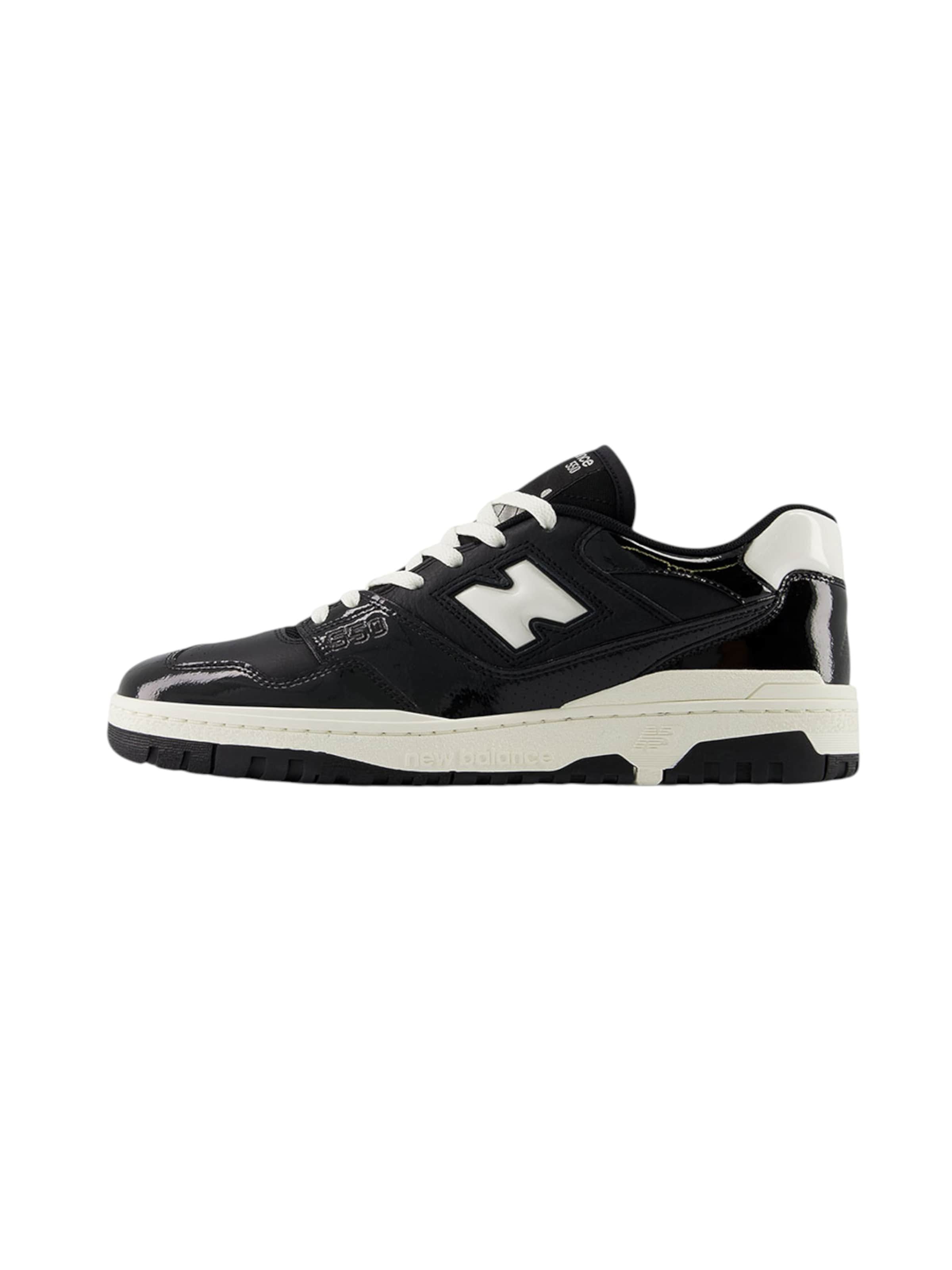 new balance Sneakers in Black