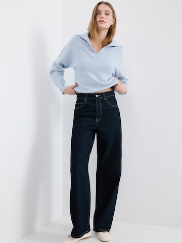 MANGO Пуловер 'FRESON' в синьо