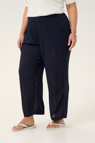 Loosefit Pantalon 'Dacina Ami' KAFFE CURVE en bleu : devant