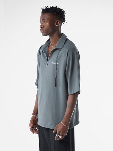 T-Shirt 'Christmas Rose' VAMOS CLO en gris