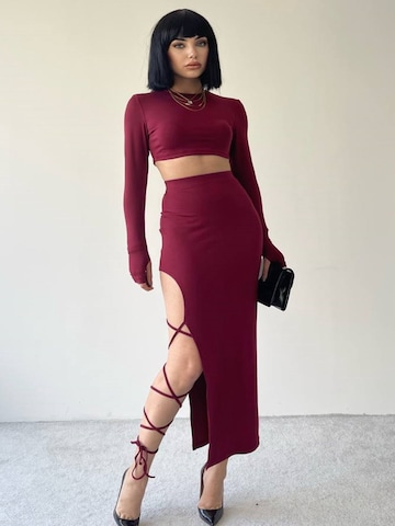 WOMAN VISION Suit in Red: front
