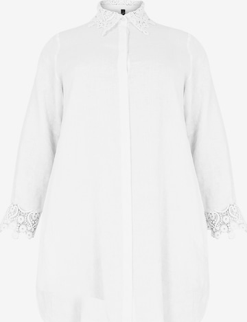 Yoek Blouse in Wit: voorkant