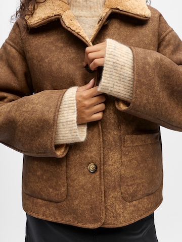 OBJECT Winterjas 'OBJSHARRI' in Bruin