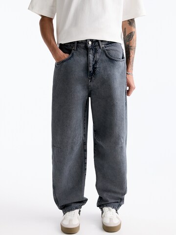 Pull&Bear Tapered Jeans in Blauw: voorkant