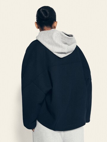 Bershka Between-season jacket in Blue: back