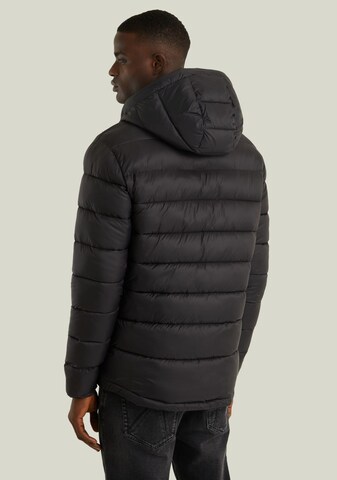CHASIN' Winterjacke in Schwarz