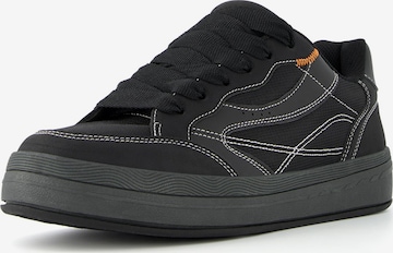 Sneaker bassa di Bershka in nero: frontale