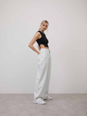 Top 'Caya' de la LeGer by Lena Gercke pe negru