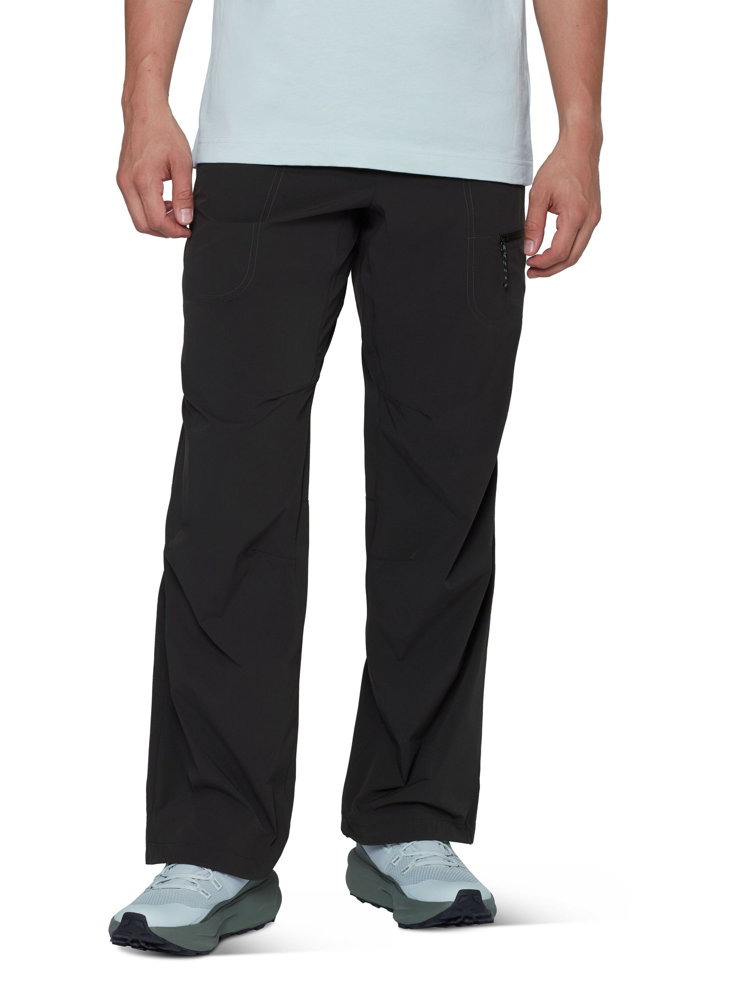 MAMMUT Regular Outdoor Pants in Black: front