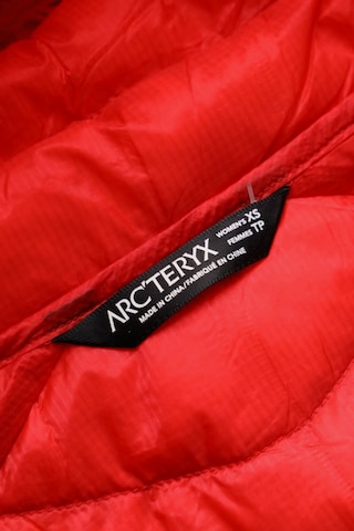 Arcteryx Jacket & Coat in XS in Red