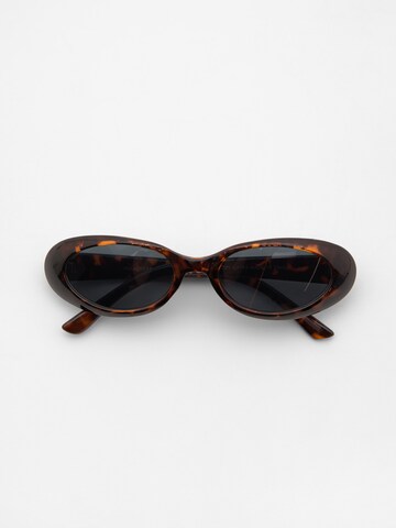 Pull&Bear Sonnenbrille in Braun